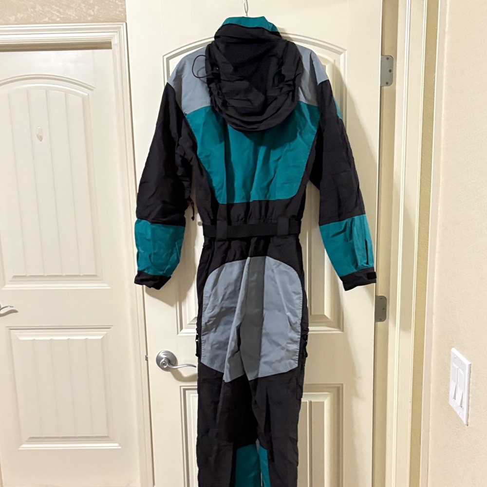 The North Face Black and Teal Outdoor Suit - Picture 11 of 16